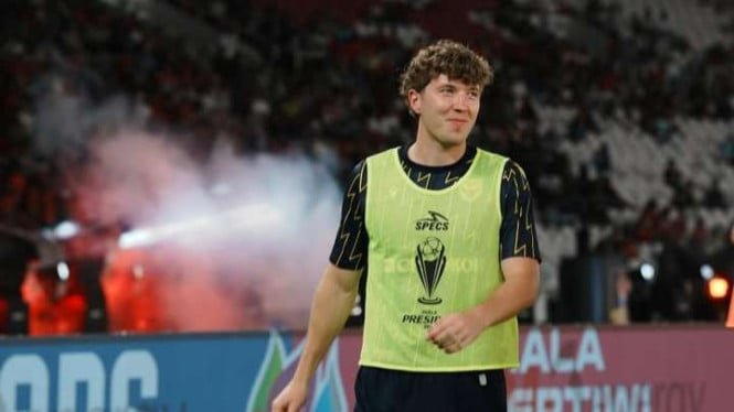 686d2c9b0b863-pemain-oxford-united-ole-romeny_665_374.jpg