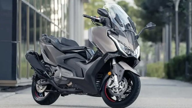68cb93efc804c-kymco-new-ak550i_665_374.jpeg