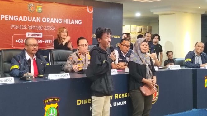 68cbea42d23a0-eko-purnomo-yang-disebut-kontras-hilang-depan-kiri_665_374.jpg