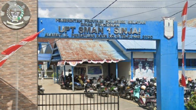 68ccd5ff60750-gerbang-sman-1-sinjai_665_374.jpg