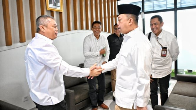 68ccd71cd5779-menhub-dudy-purwagandhi-dan-menteri-atr-bpn-nusron-wahid_665_374.jpg