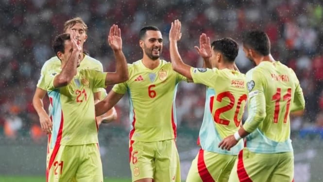 68ccd8aebbf27-pemain-timnas-spanyol_665_374.jpg