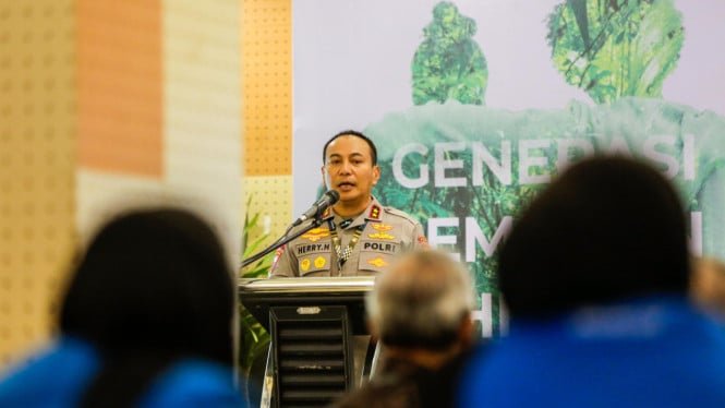 68cce2e5313f7-kapolda-riau-irjen-herry-heryawan_665_374.jpg