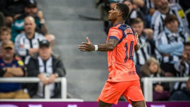 68ccf3f5e300a-pemain-barcelona-marcus-rashford_665_374.jpg