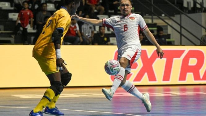 68cebf13a1293-pemain-timnas-futsal-indonesia-samuel-eko_665_374.jpg