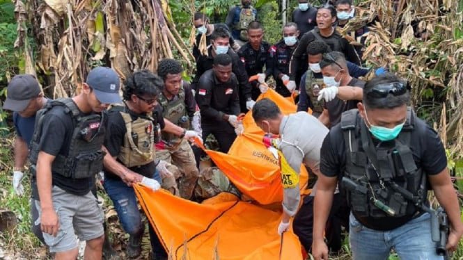 68d0023084d53-evakuasi-jenazah-korban-kerusuhan-elelim-yalimo-papua-pegunungan_665_374.jpg