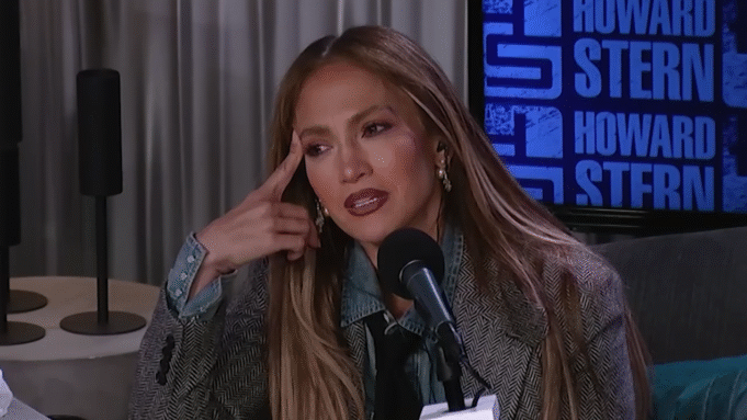 1017_jenniferlopez_01-Cropped.png