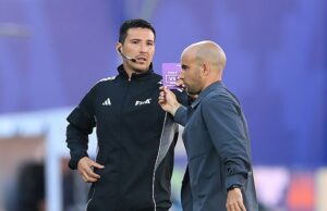 Un gerente de momento extraño menciona una “tarjeta verde” para un árbitro durante el partido de la Copa Mundial U20, pero ¿qué significa eso?