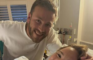 El ex jugador de NRL Alex McKinnon, Teygan Power, da la bienvenida a un niño con un nuevo compañero Jake Nelson