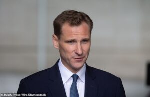 El secretario del Interior de las Sombras dice que los torries tienen ‘fuerza y solución’ para resolver la crisis de pequeños botes