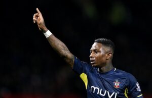 La ex estrella de la Premier League, de 38 años, tiene 270,000 libras que Lamborghini destruyó en un desastre grave por tres autos en la carretera