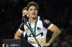 Reece Walsh hace otra extraña broma de inodoro cuando aparece en el gran final de NRL para ganar la Medalla Clive Churchill