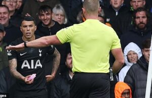 Inside Sport: Leeds podría enfrentar penalizaciones después de que los jugadores del Tottenham les arrojaron artículos como una sonda de inicio de FA