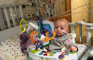 La esposa del conductor Nascar Tyther Reddick da actualización el tumor del hijo de un bebé y agrandado del corazón antes de la raza clave