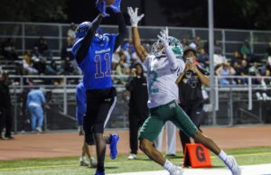 Dos aplicaciones en la primera mitad ayudarán a Crenshaw a superar a Dorsey