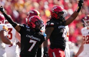 Cincinnati Bearcats Hand No. 14 Iowa State Cyclones 1. Perdido