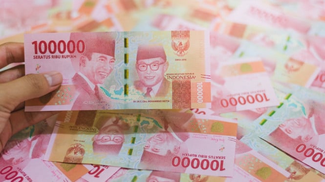 1760583325_6744395e267e2-ilustrasi-uang-rupiah_665_374.jpg