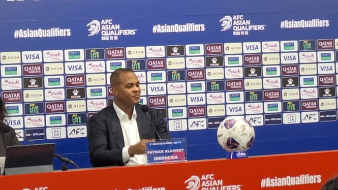1760689583_6848502603be7-pelatih-timnas-indonesia-patrick-kluivert_665_374.jpg