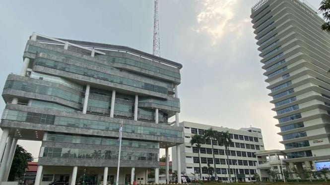 1760723964_64a2764ba123f-gedung-kejaksaan-agung_665_374.jpeg