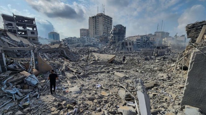 1760817743_68196f9d15ea6-viva-militer-situasi-porak-poranda-di-jalur-gaza-palestina_665_374.jpg