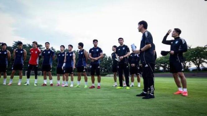 1760858004_68937067eac04-shin-tae-yong-pimpin-latihan-ulsan-hd_665_374.jpeg