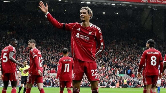 1760889025_68dc90092e278-pemain-liverpool-hugo-ekitike_665_374.jpg