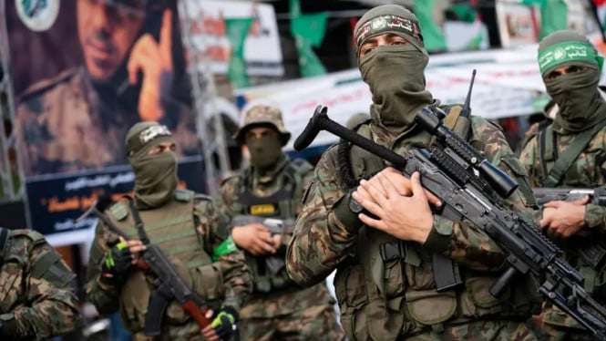 1760905525_67ff0e5db2ef1-viva-militer-pasukan-hamas-palestina_665_374.jpg