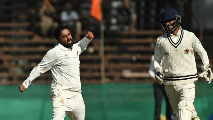 1761341845_12205_18_10_2025_14_48_12_5_21_RANJITROPHYMATCHJAMMUANDKASHMIRVSMUMBAITSHER_I_KASHMIRSTADIUMSRINAGAR_SGR_18_10_2025.JPG