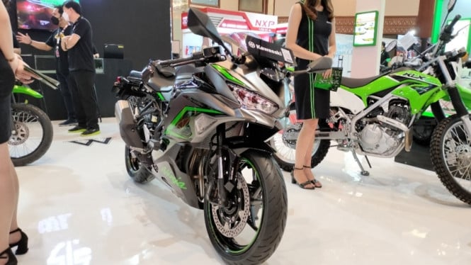 636358db3b20e-kawasaki-ninja-zx-25rr_665_374.jpg