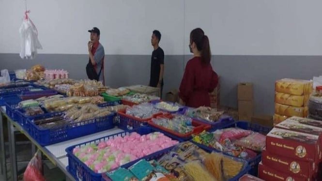 63e6928b48298-pedagang-kue-subuh-di-senen-jaya-mulai-berdagang-kembali-di-lokasi-baru_665_374.jpg