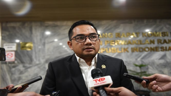 67725af8b45d1-ketua-komisi-ii-dpr-ri-m-rifqinizamy-karsayuda_665_374.jpeg