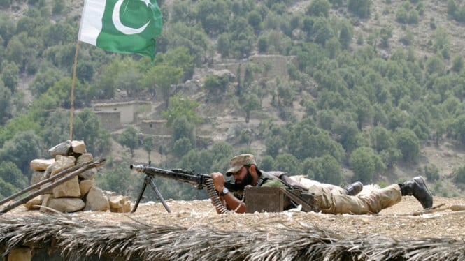 681c59963827c-viva-militer-tentara-pakistan-di-garis-kontrol-loc_665_374.jpg