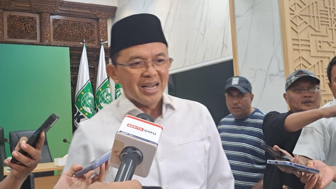685137f33fe5f-pkb-minta-menbud-fadli-zon-ralat-ucapannya-soal-perkosaan-di-tragedi-98-sangat-menyakitkan_665_374.jpg
