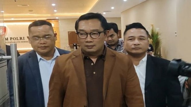 6897138ae09c4-ridwan-kamil-usai-menjalani-tes-dna-di-bareskrim-polri_665_374.jpg