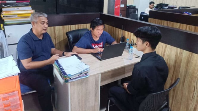 68de8ab3410b9-konten-kreator-rizky-kabah-diperiksa-polisi_665_374.jpg