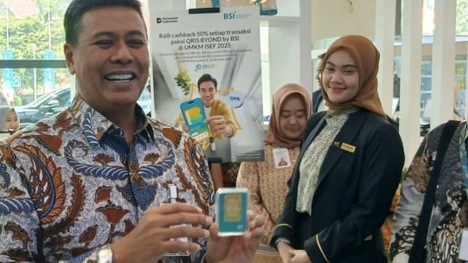 68e60f6beec00-direktur-utama-bsi-anggoro-eko-cahyo_665_374.jpg