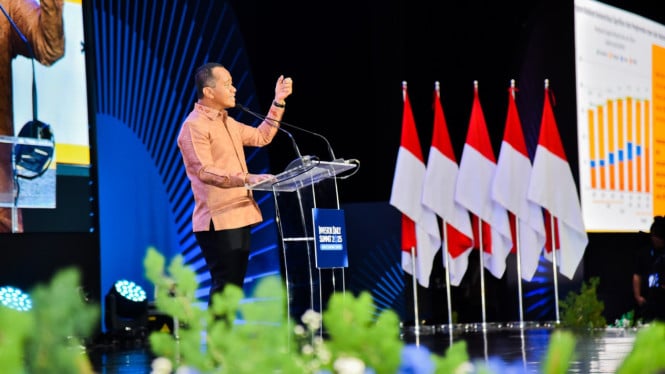 68e7d7a81254c-menteri-esdm-bahlil-lahadalia-di-investor-daily-daily-summit-2025_665_374.jpeg
