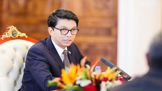 68ee15b8cb8c1-presiden-madagaskar-andry-rajoelina_665_374.jpg