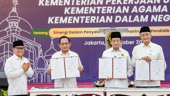 68ee5a03e2ecb-tiga-kementerian-teken-kesepakatan-tindak-lanjut-tragedi-ponpes-al-khoziny_665_374.jpg
