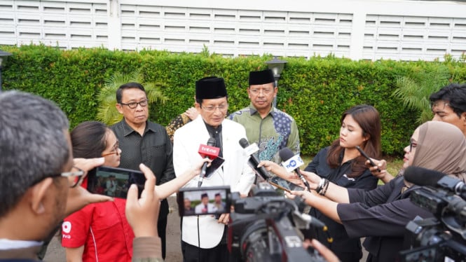 68ef0ef363e2d-menag-nasaruddin-umar-menanggapi-tayangan-trans7_665_374.jpeg