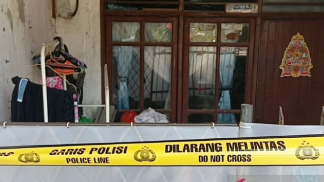 68ef3904543a2-tkp-suami-diduga-bakar-istri-di-jatinegara_665_374.jpg