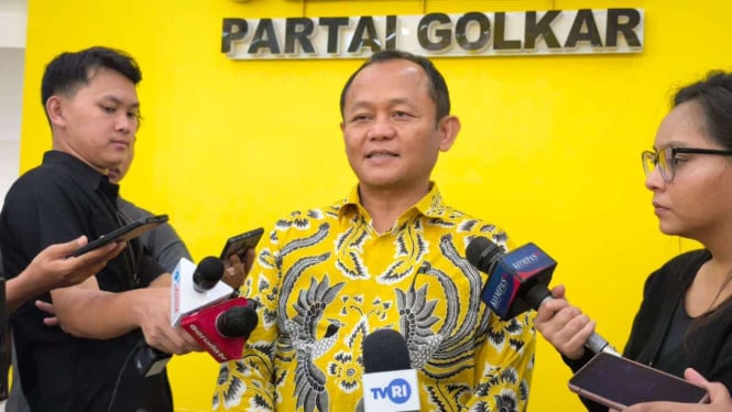 68f0c36fa77cc-sekjen-partai-golkar-muhammad-sarmuji_665_374.jpg
