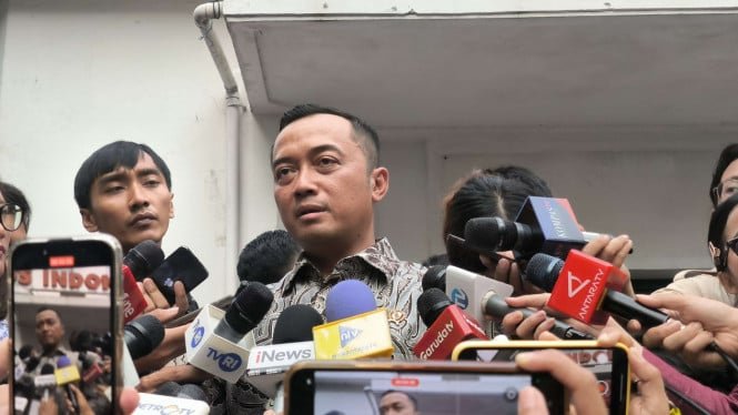 68f3093d4fed1-mensesneg-prasetyo-hadi-di-kawasan-cikini-jakarta-pusat_665_374.jpg