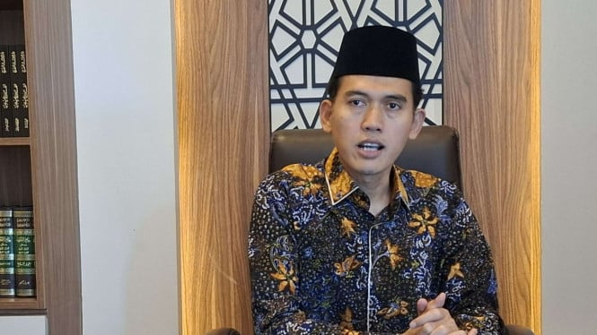 68f3823fdb455-ketua-majelis-ulama-indonesia-mui-bidang-fatwa-prof-kh-asrorun-ni-am-sholeh_665_374.jpg