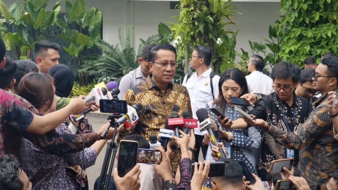 68f5e6c0ab792-menteri-hukum-supratman-andi-agtas_665_374.jpg