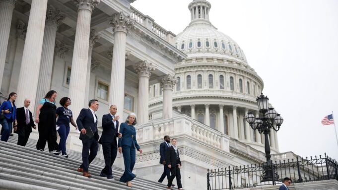 AllsopGovernment-Shutdown_GettyImages-2238322184.jpg