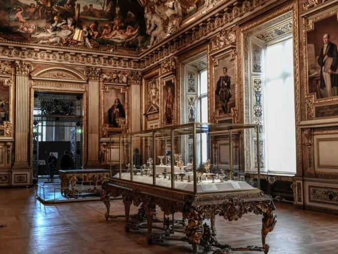 Louvre-Transfers-Precious-Jewels-to-Bank-of-France-Following-Brazen.jpg