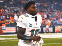 Dolphins limpiando la casa: WR Tyreek Hill supuestamente liberado por Miami