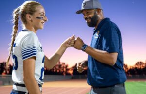 Como una bandera, el fútbol ayudó a la lluvia y al veterano entrenador