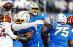 Justin Herbert el patrimonio del Holocausto cargue con una pérdida con Washington